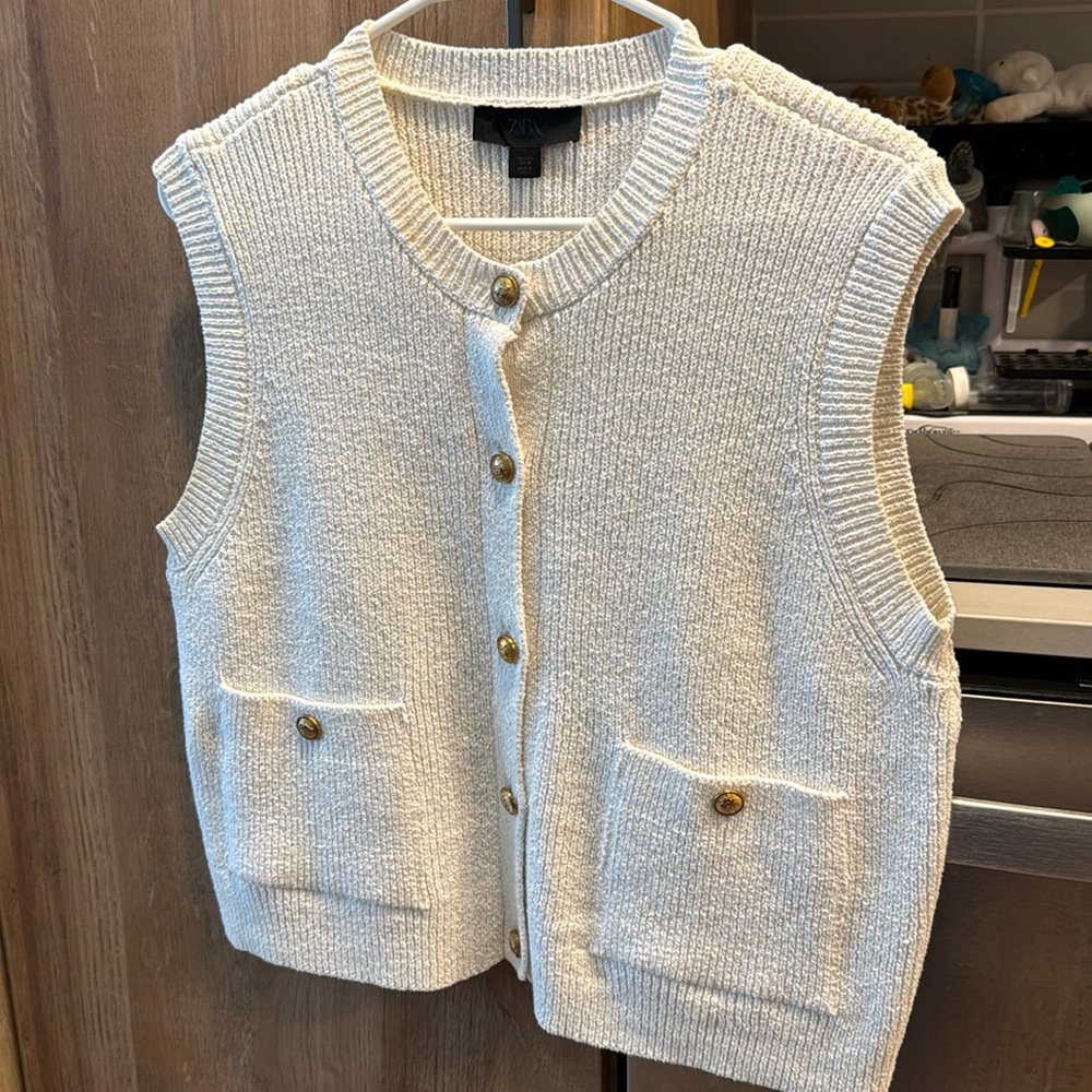 Women’s knit vest